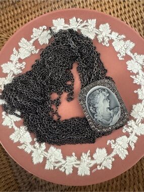 Vintage Carolee Gunmetal Multi-Chain Grey Cameo Crystal Statement Necklace